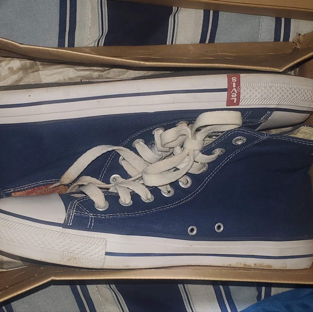 Levi's
